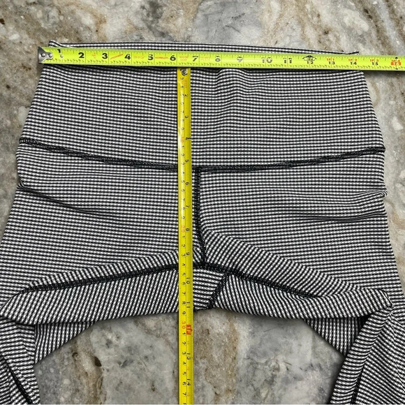 LULULEMON Wunder Under Crop Leggings 21" in Gingham - Picture 7 of 8
